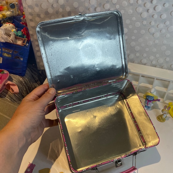 Smurfette 🌼 lunch pail with Smurfs toy bundle - Picture 10 of 11